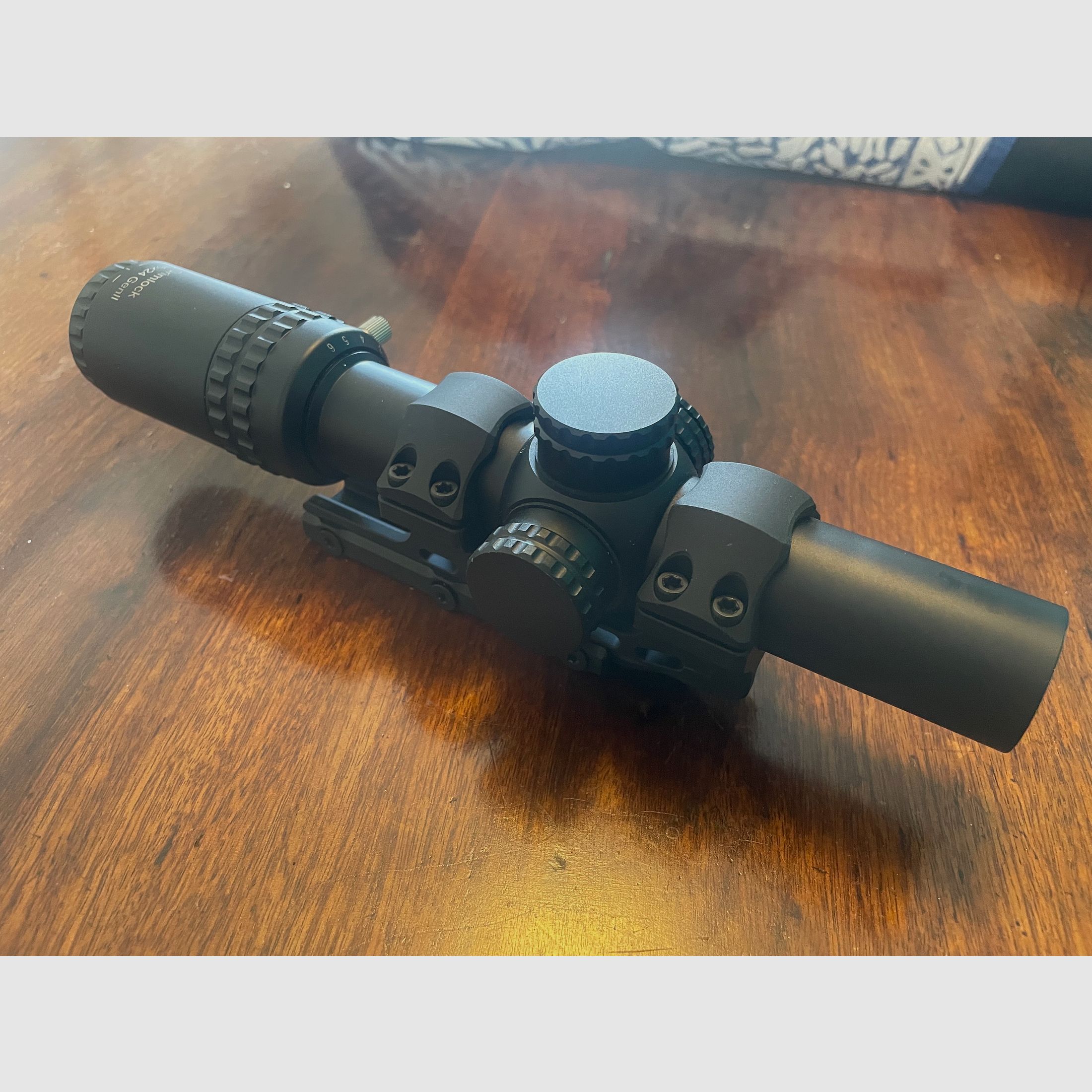 Vector Optics LPVO 1-6x24 Grimlock mit LP Zielfernrohr 