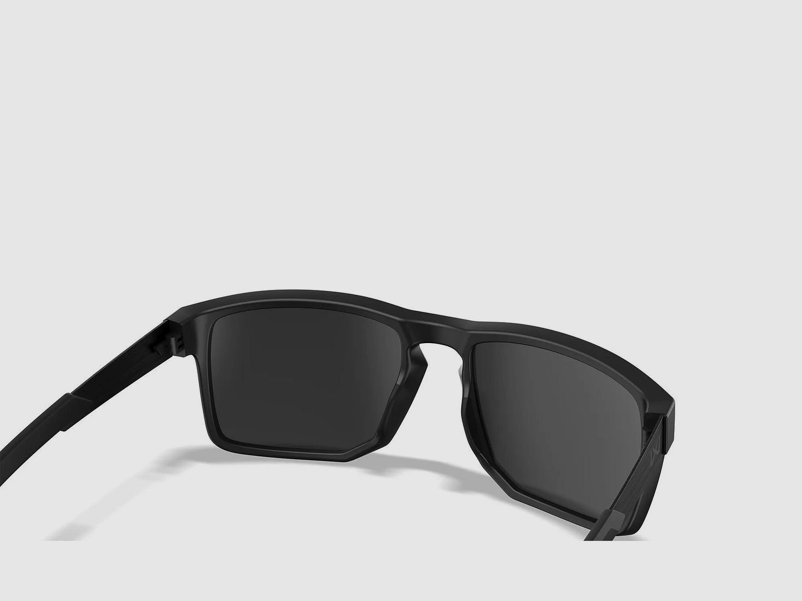 Wiley X APEX Sonnenbrille mit CAPTIVATE Polarized Tungsten Mirror-Gläsern, Matte Black-Rahmen AC6APX04, Bild 4 von 5