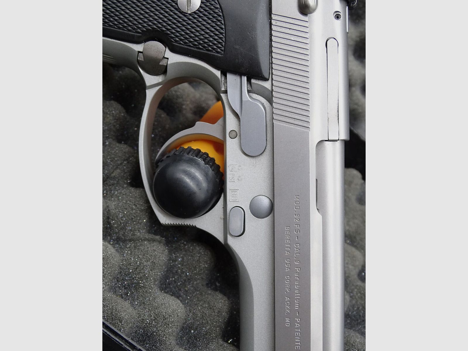 Beretta 92 FS Inox Kaliber 9mm Luger mit LPA Visierung 92 FS Inox
