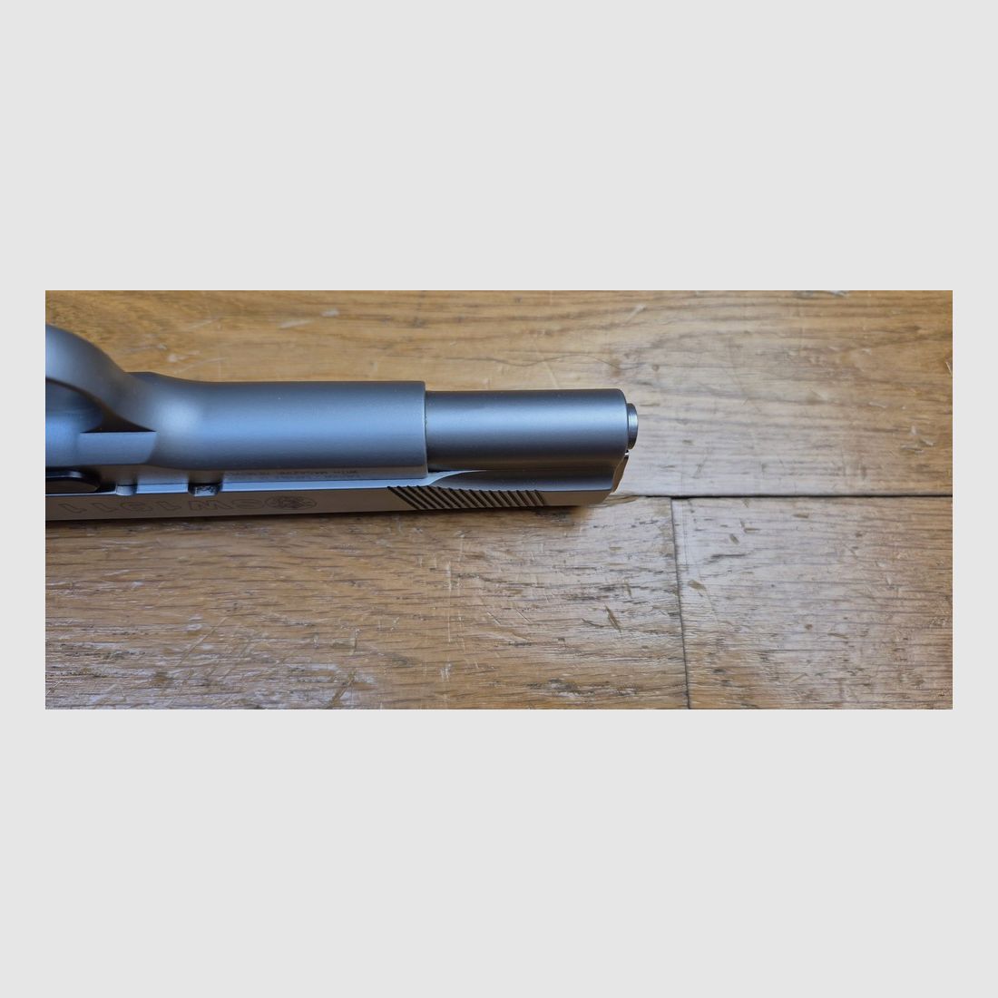 Sehr schöner 1911 von Smith & Wesson – In 45acp und 8 Schuss – 100% Edelstahl (kein Plastik!) – Smith-Bearbeitungen! – Sehr guter mechanischer und ästhetischer Zustand – Originalverpackung – TBE+, Bild 12 von 25