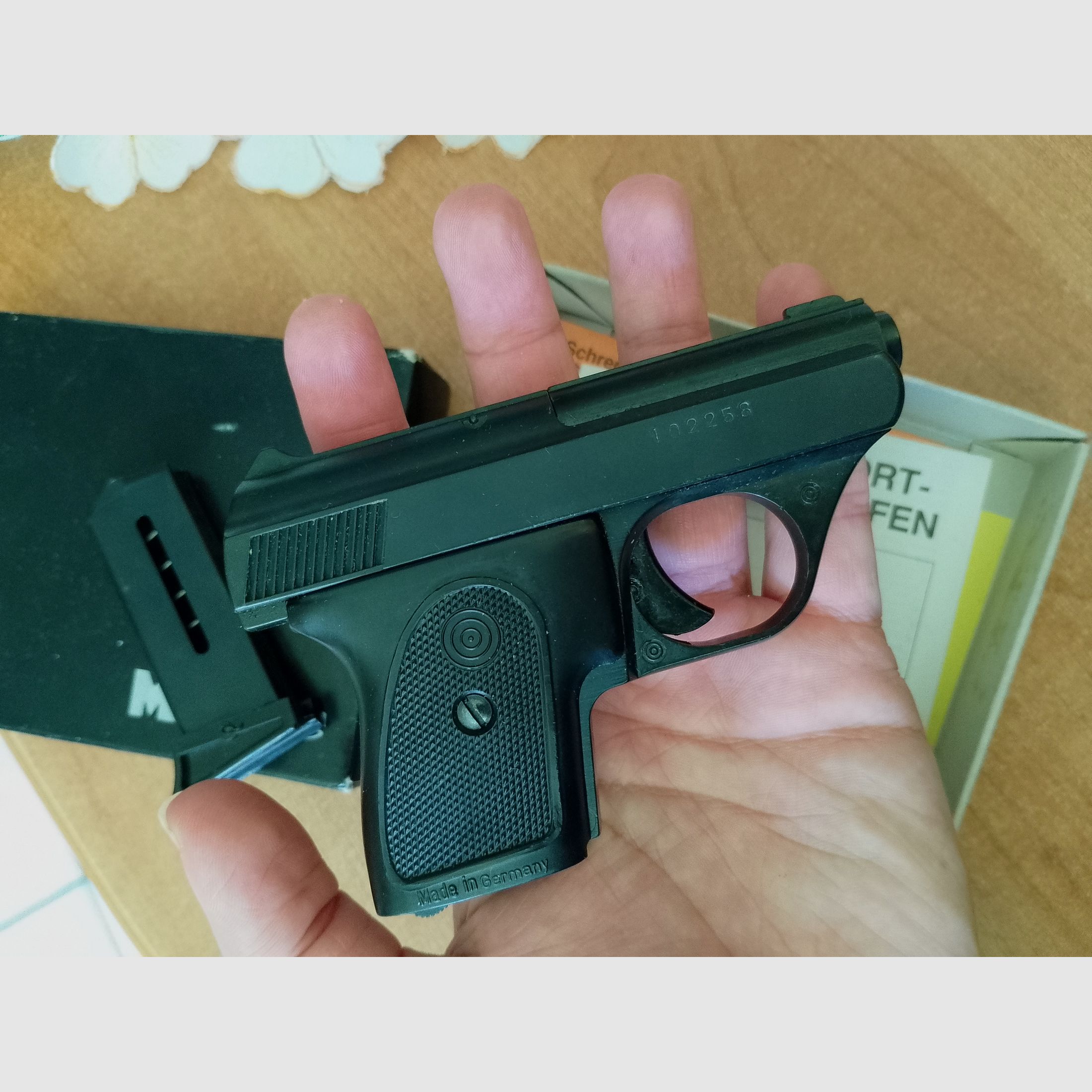Seltene ME 8 Detective 8mm Knall im PTB 100/2 mit Verpackung!