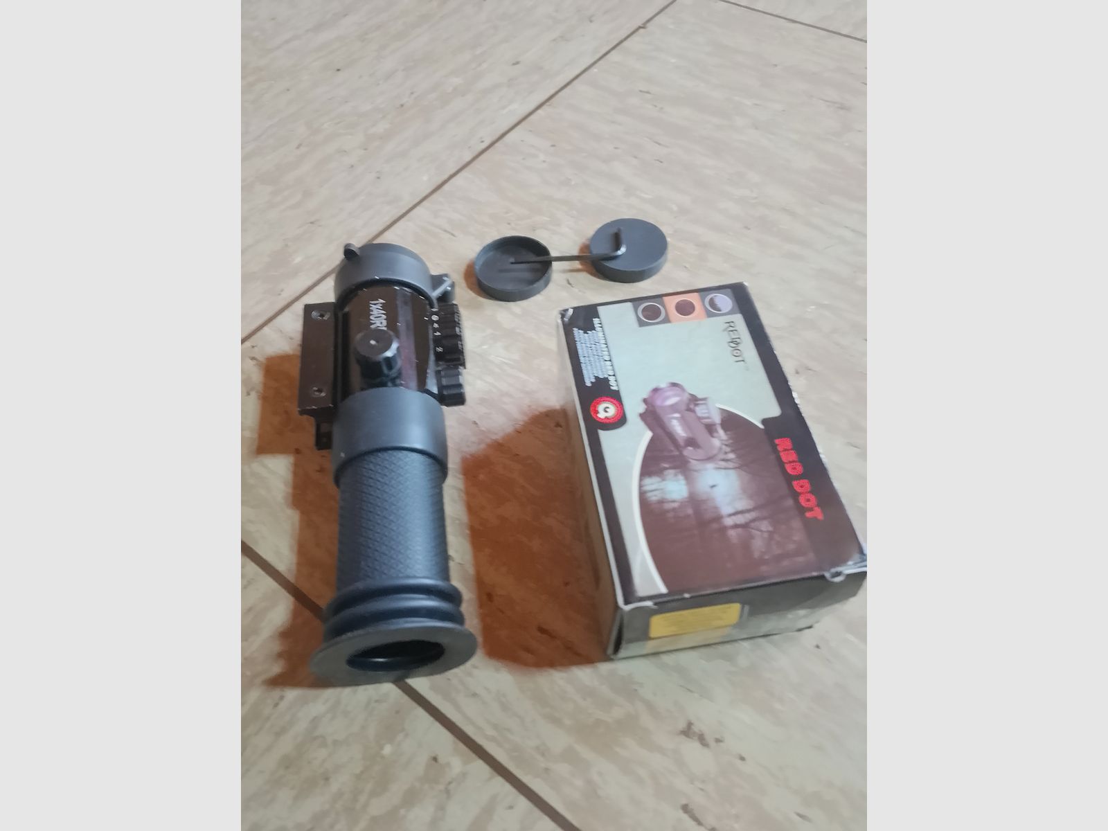 Red DOT red or green crosshair with sunshade cap yellow 11mm rail 21mm Picatinny new