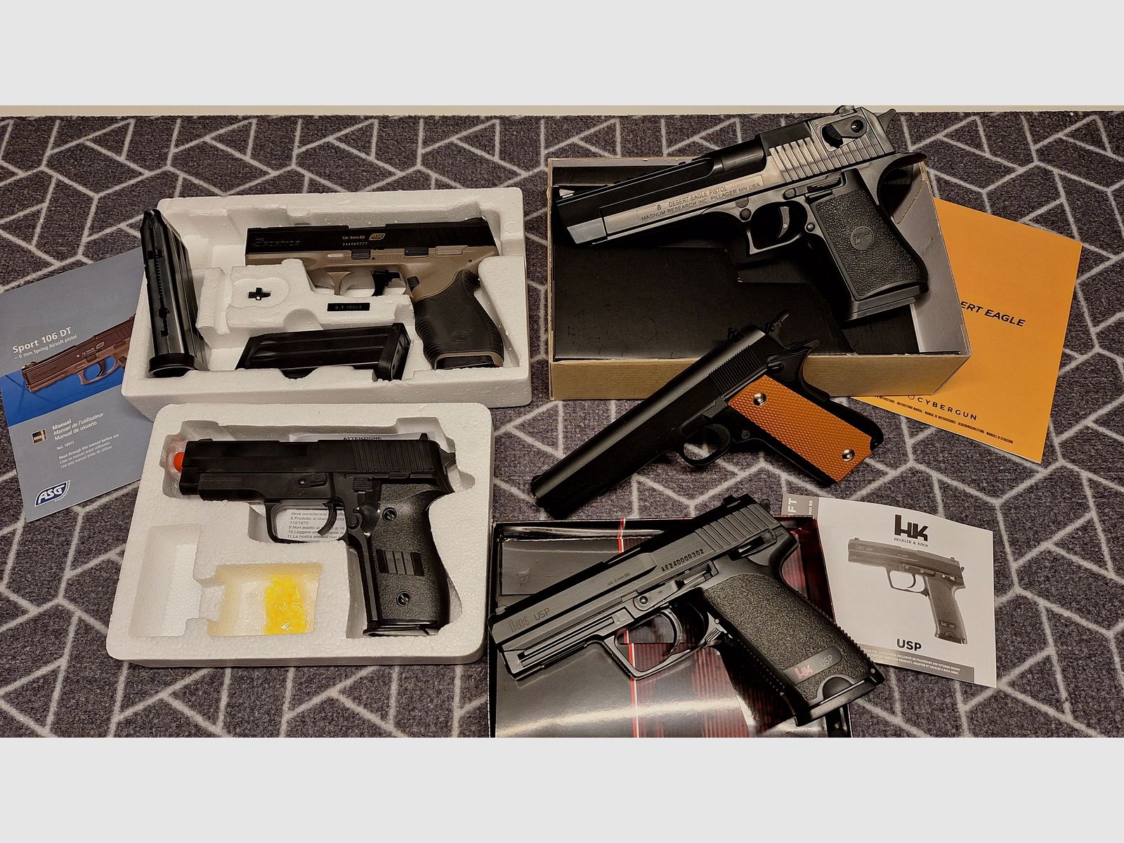 5 stuks veerdruk Airsoftpistolen: D.E./H.K./1911/enz. NIEUWSTAAT