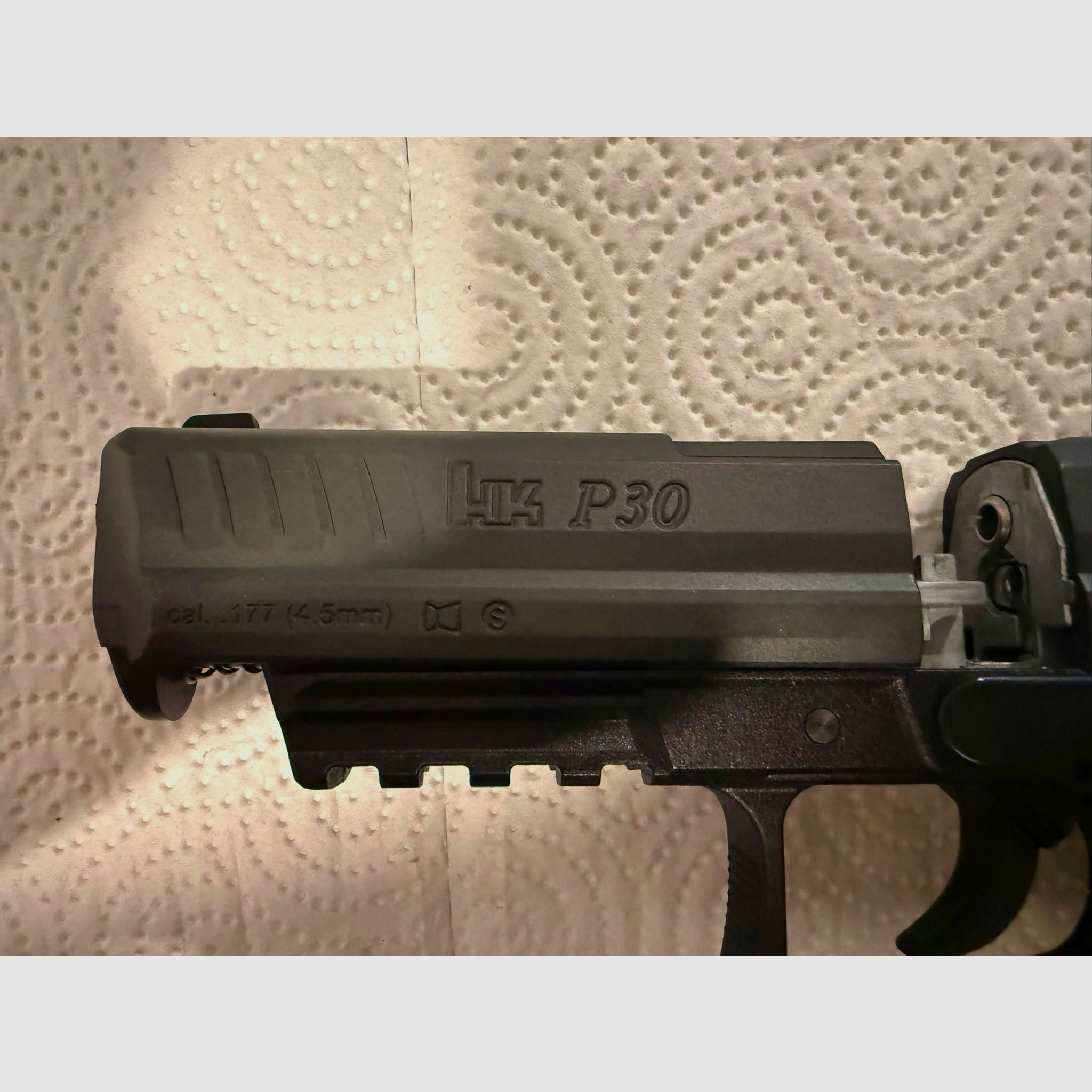 Heckler&Koch   P30  Pistolet Co2