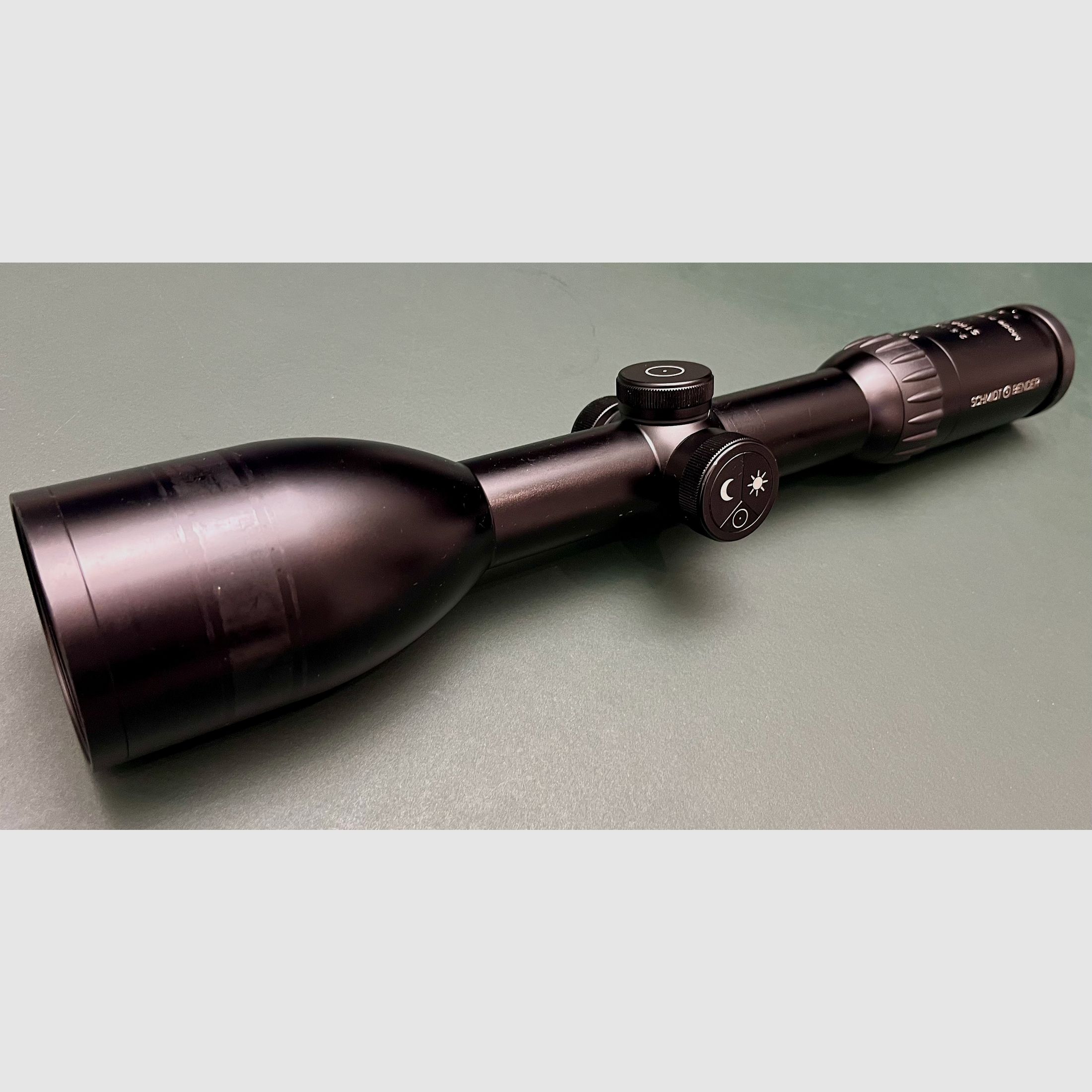 Schmidt & Bender 2,5-13x56 Stratos Zielfernrohr.