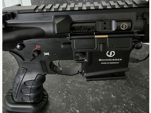 Schmeisser AR 15 DMR 18 Zoll Kaliber .223 mit Red Dot Sight Holosun NEU