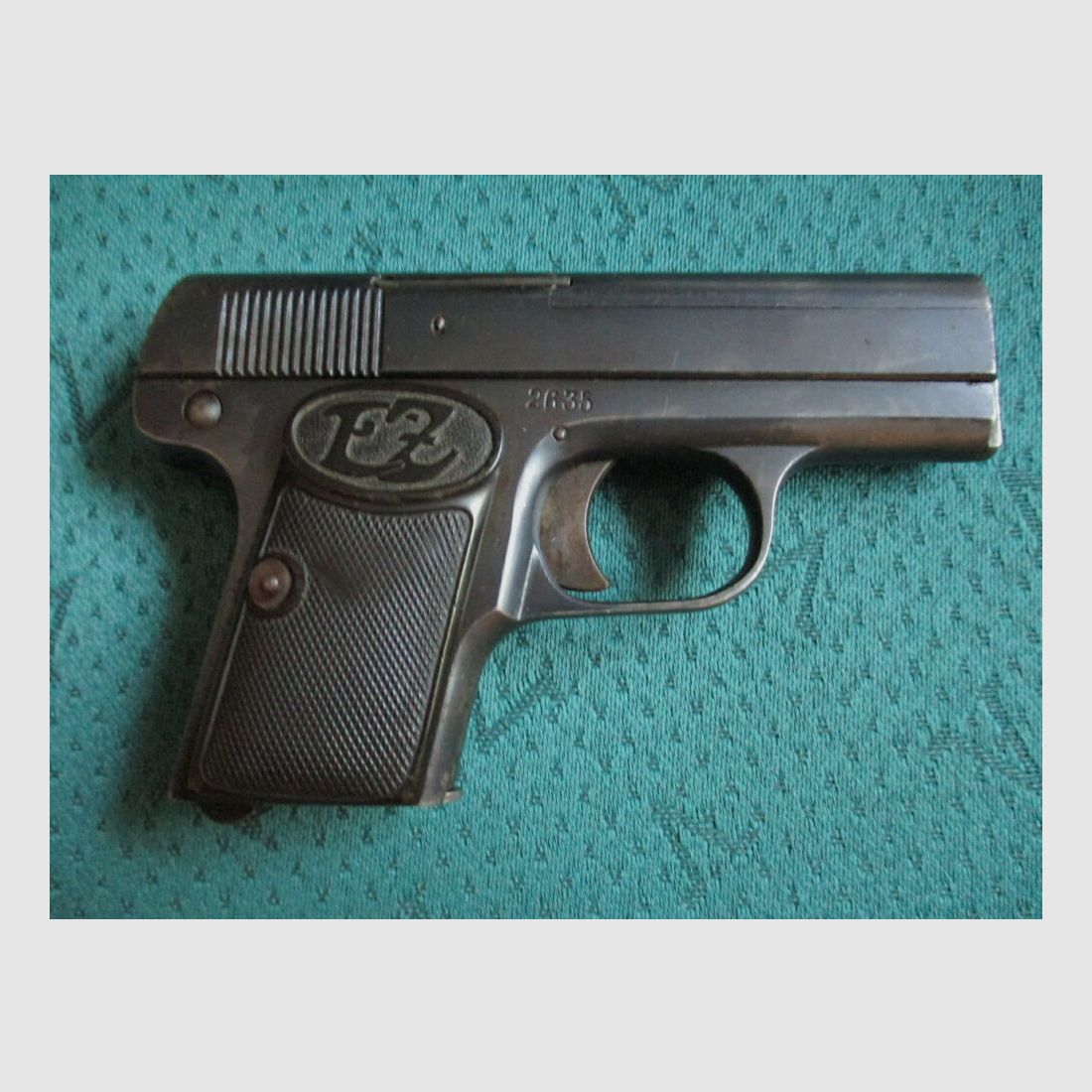 Pistolet 6,35 mm Zehna de la collection