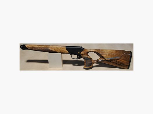 Blaser R8 Success right-handed rifle wood grade 4
