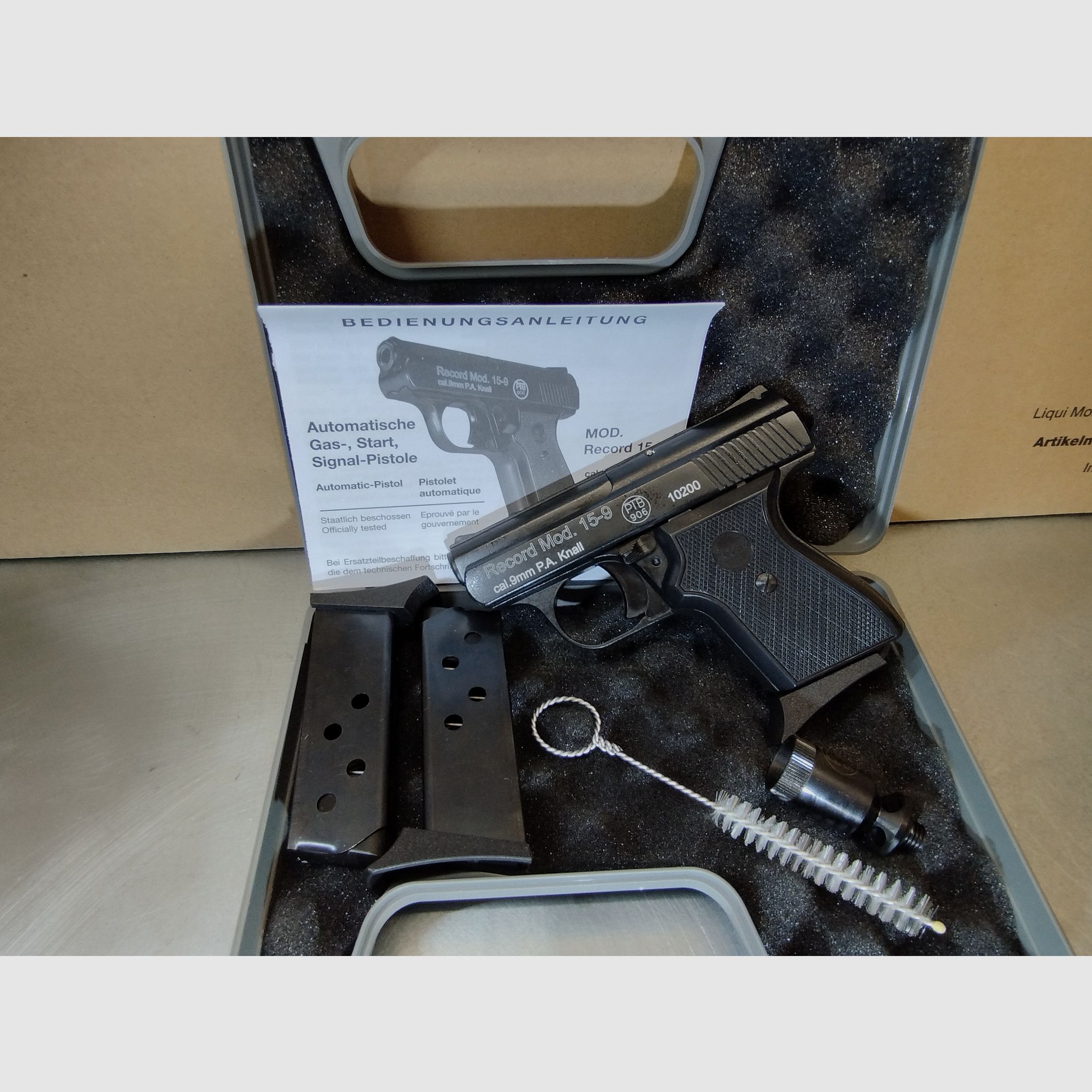 Record Mod. 15-9 blank firing pistol 9mm blued + 2x spare magazine !!like new!!
