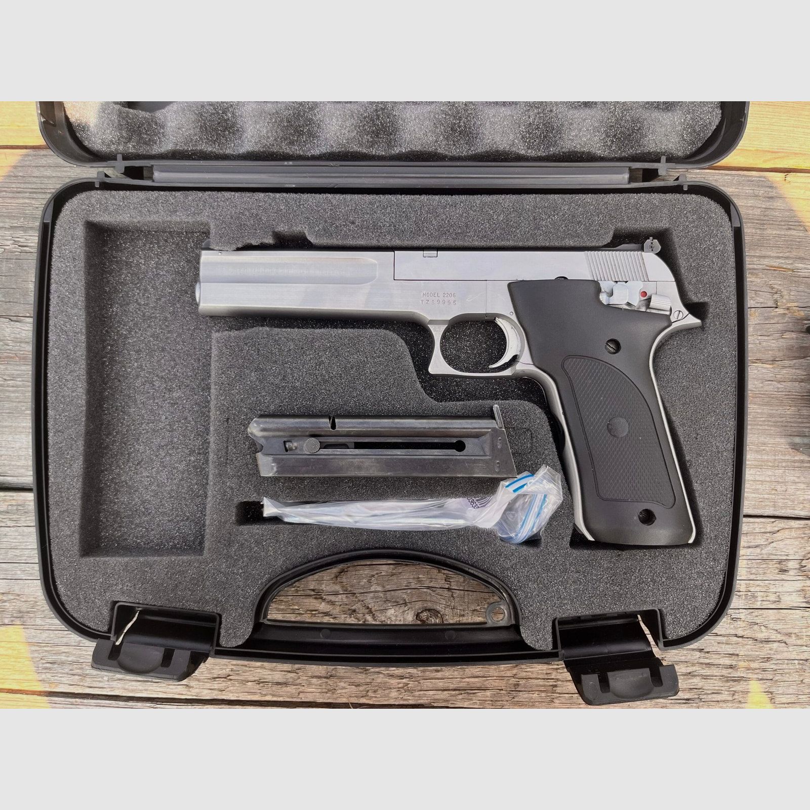 Smith & Wesson 2206 – Kaliber .22LR | Sehr guter Zustand, Bild 1 von 2