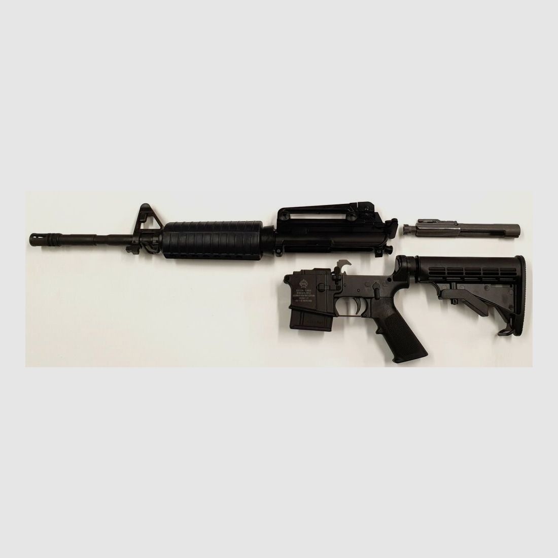 Rifle semiautomática NORINCO Norinco CQ-A AR15 M4 14,7" en calibre 223rem. Asa de transporte, mira Delta