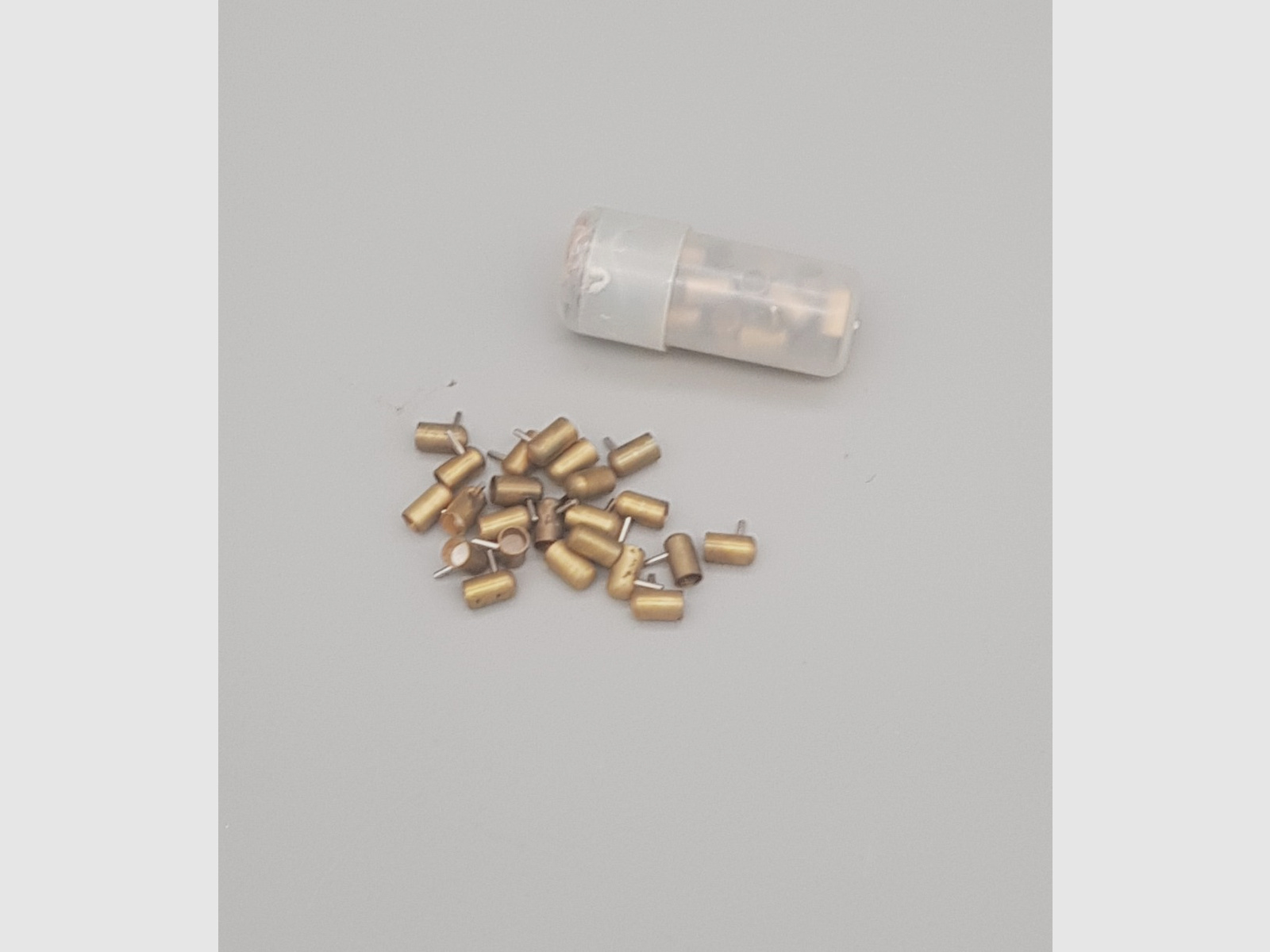 Berloque Xythos Maus Pistole Knallkapseln Munition 2 mm. Kartuschen Pinfire Gun Caps Stiftfeuer