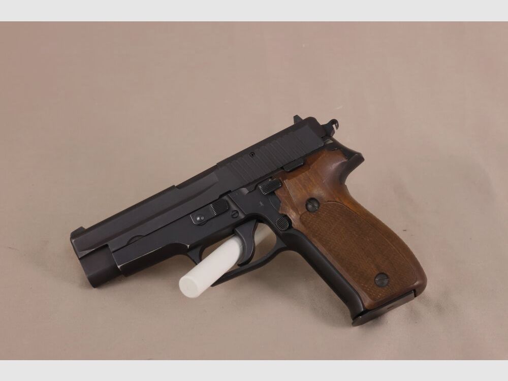SIG Sauer P226, Bild 1 von 2