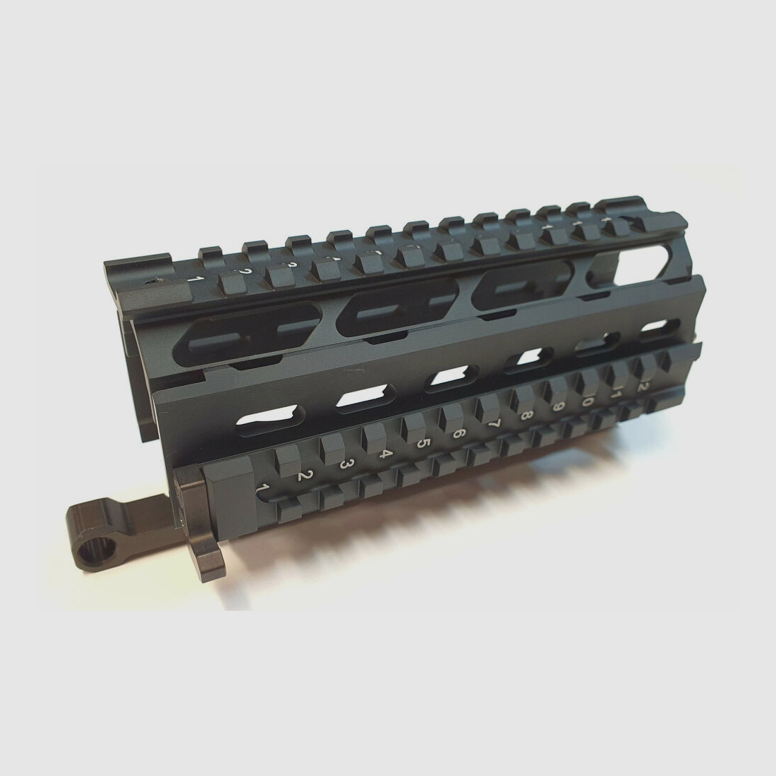 WFN Schweiz Schweizer WFN Quad Rail Vorderschaft Handguard für SIG 552 / 553 / SG 553 . Made in Switzerland