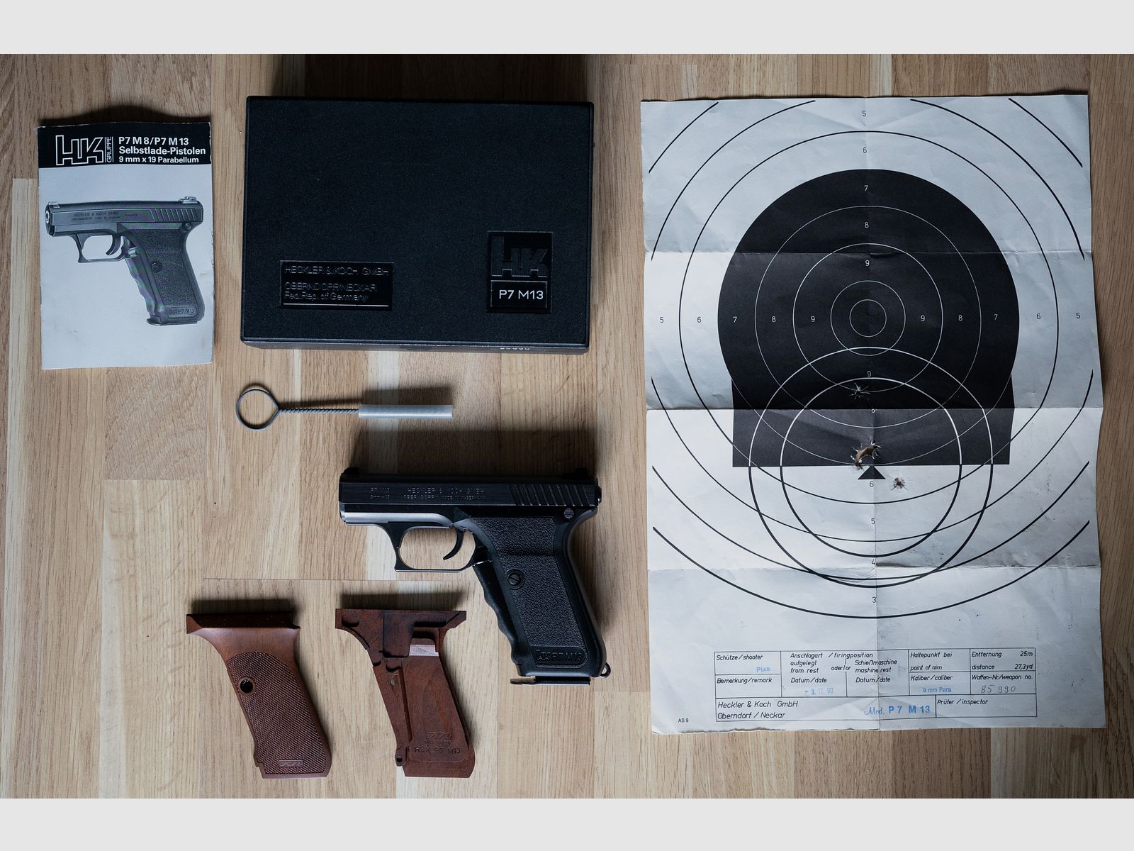 Heckler & Koch Pistole HK P7 M13 9x19mm Original mit Karl Nill Holz Griffschalen und Zubehör