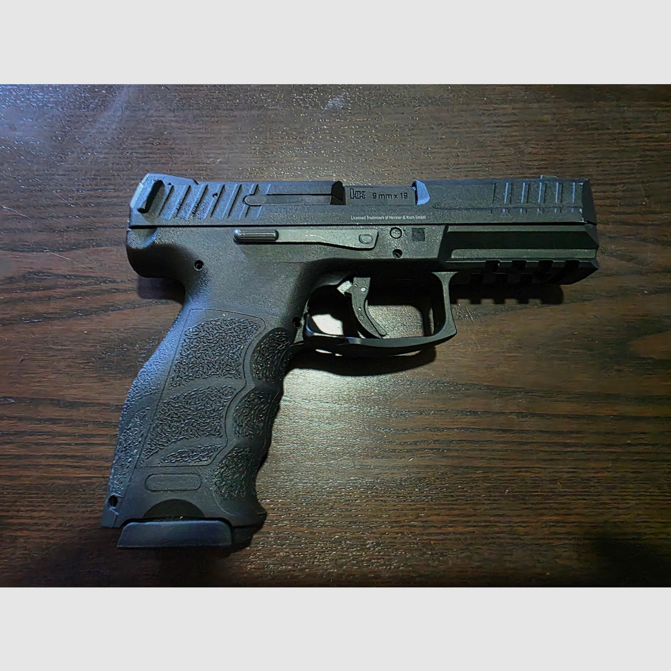 VFC Heckler und Koch VP9 6mm gaz blowback