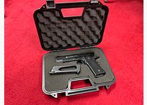 Umarex Elite Force 1911 TAC w czarnym kolorze, wersja 6mm CO2 z 2 magazynkami.