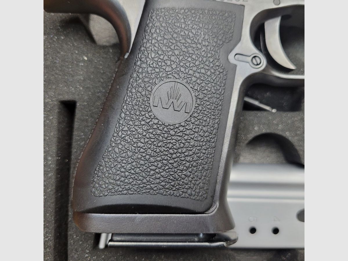 Wyjątkowy zestaw Desert Eagle MK-XIX – kal. 44Mag – 2 lufy (!) jedna 6 cali i jedna 10 cali (!) – Rzadki egzemplarz IMI wyprodukowany w Izraelu (a nie w USA!) – Oryginalna torba IMI – Dwa magazynki – Stan NOWY! Wyjątkowy!, zdjęcie 16 z 16