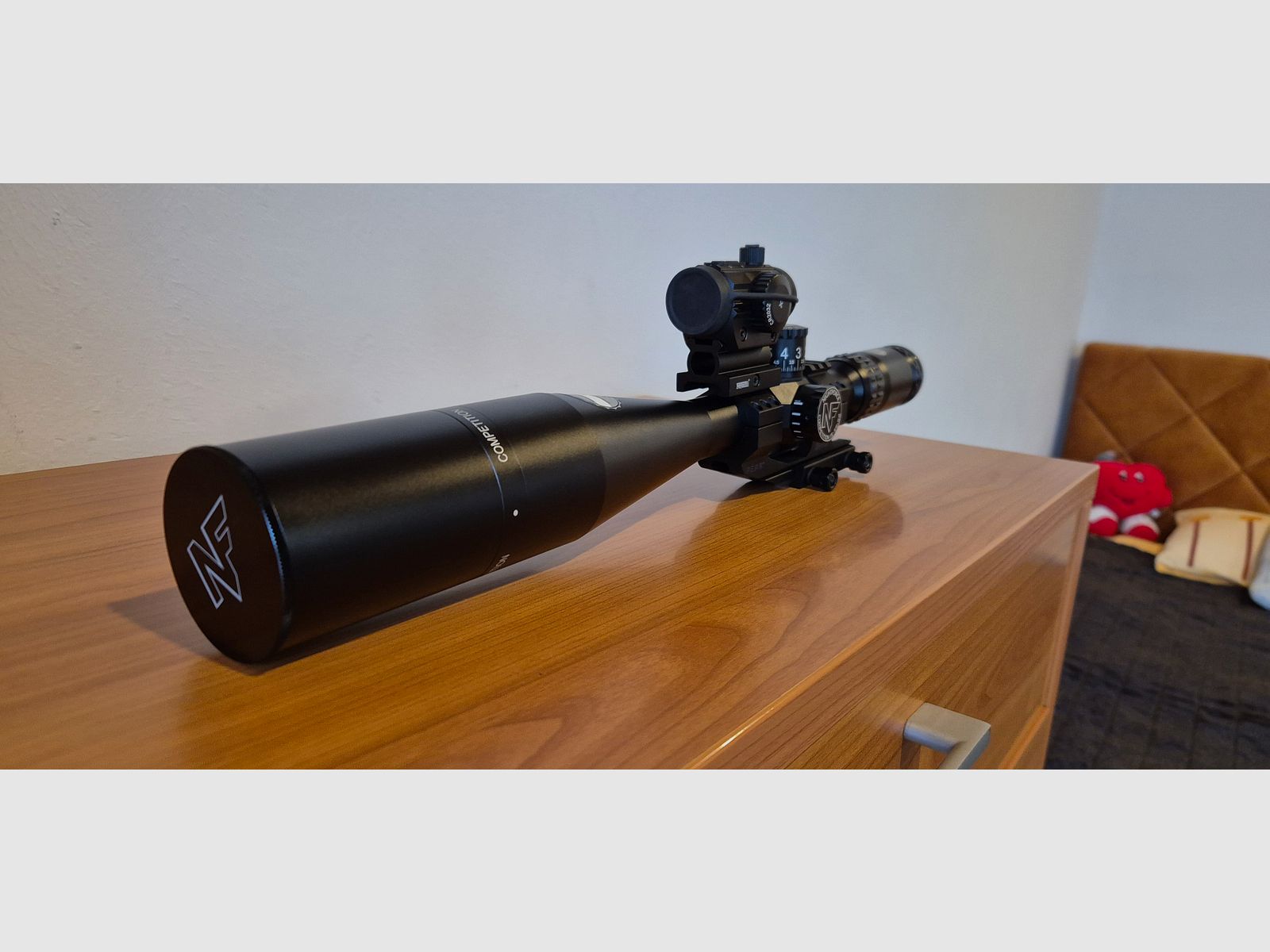 Nightforce 15-55x52 Compettion FCR-1 avec rail Bussis P.E.P.R.7M et viseur point rouge Feyachi RDS-36 1x22mm 5 MOA Rouge & Vert viseur point rouge