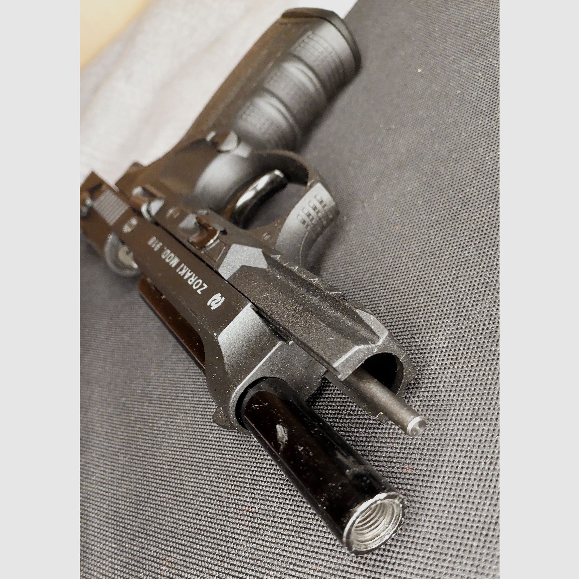 Zoraki 918 9mm P.A.K. negro - antiguo (PTB 965) con nueva funda de Cordura