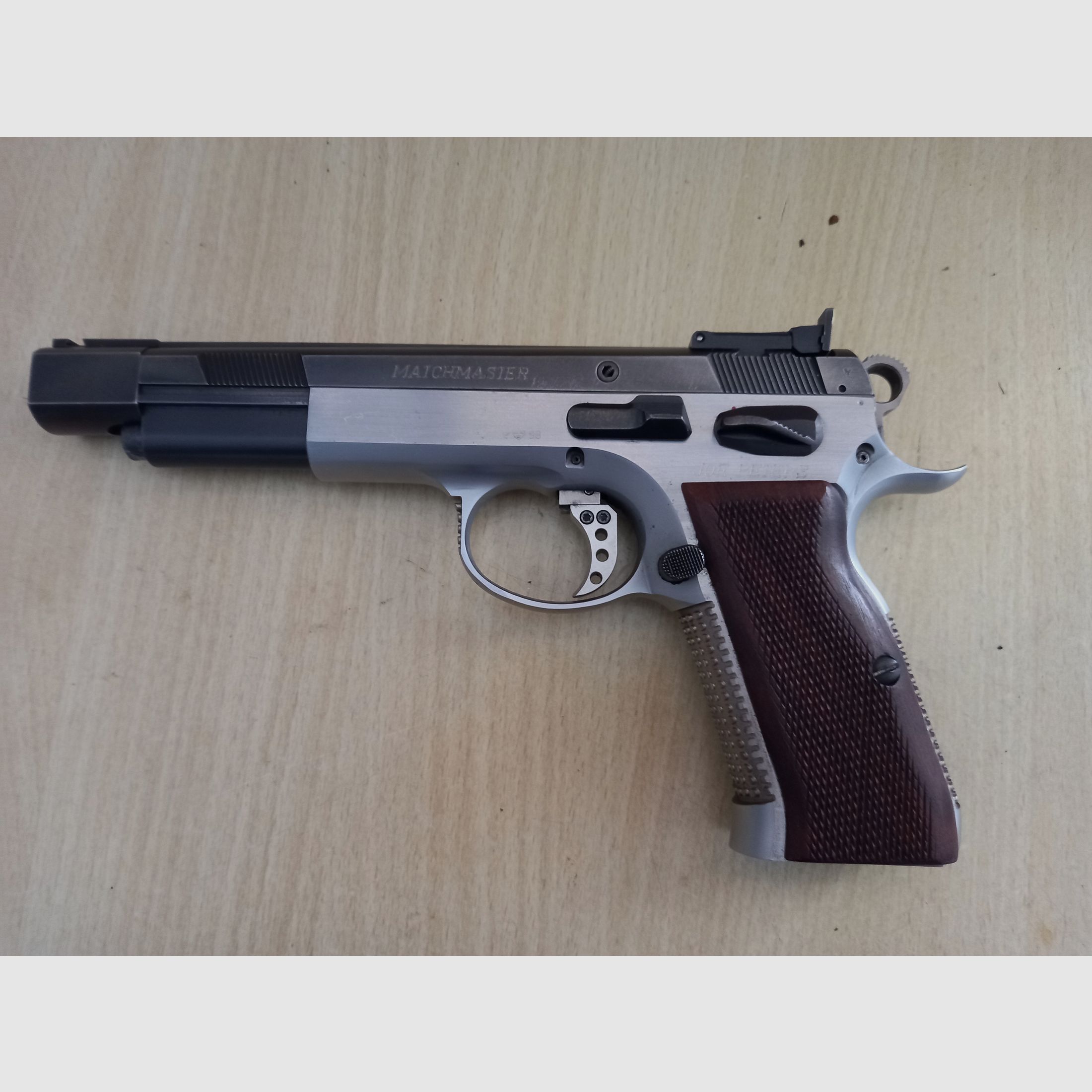 Tanfoglio Match, Joe Peters sports weapon tuning caliber 45 ACP with 4 magazines