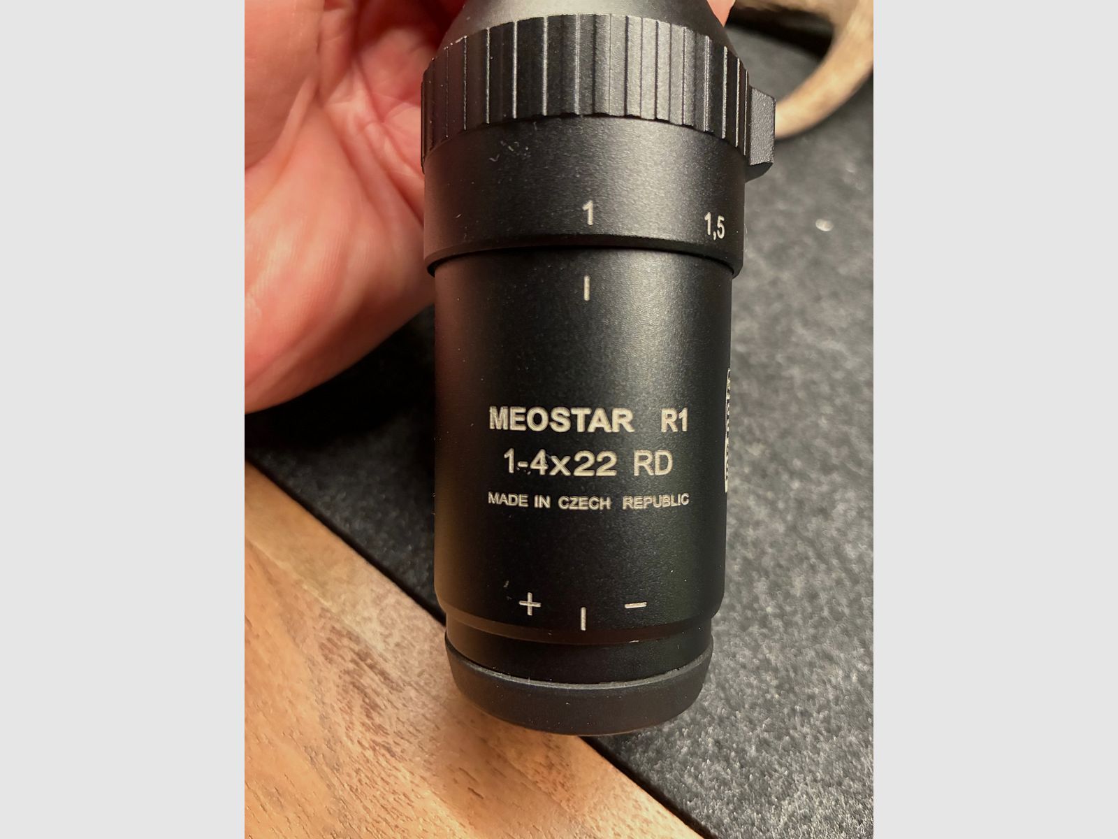 Meopta Meostar R1, 1-4x22 vidrio de caza en batida