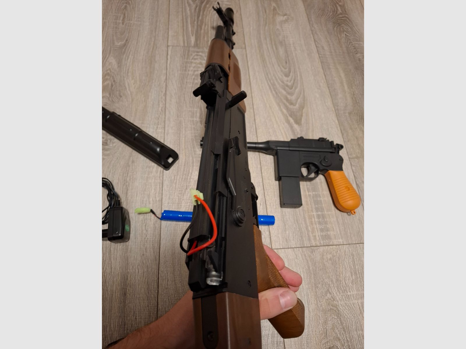 Well AK 74 M aeg <0,5 Joule+ Mauser C96 Federdruck , Bild 11 von 11