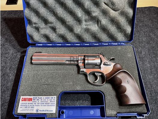 Smith & Wesson 686-4 Target Champion De Luxe
