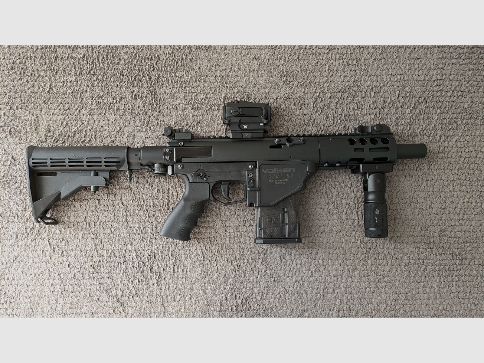 Milsig / Valken CQMF68 RAM Waffe mit viel Zubehör