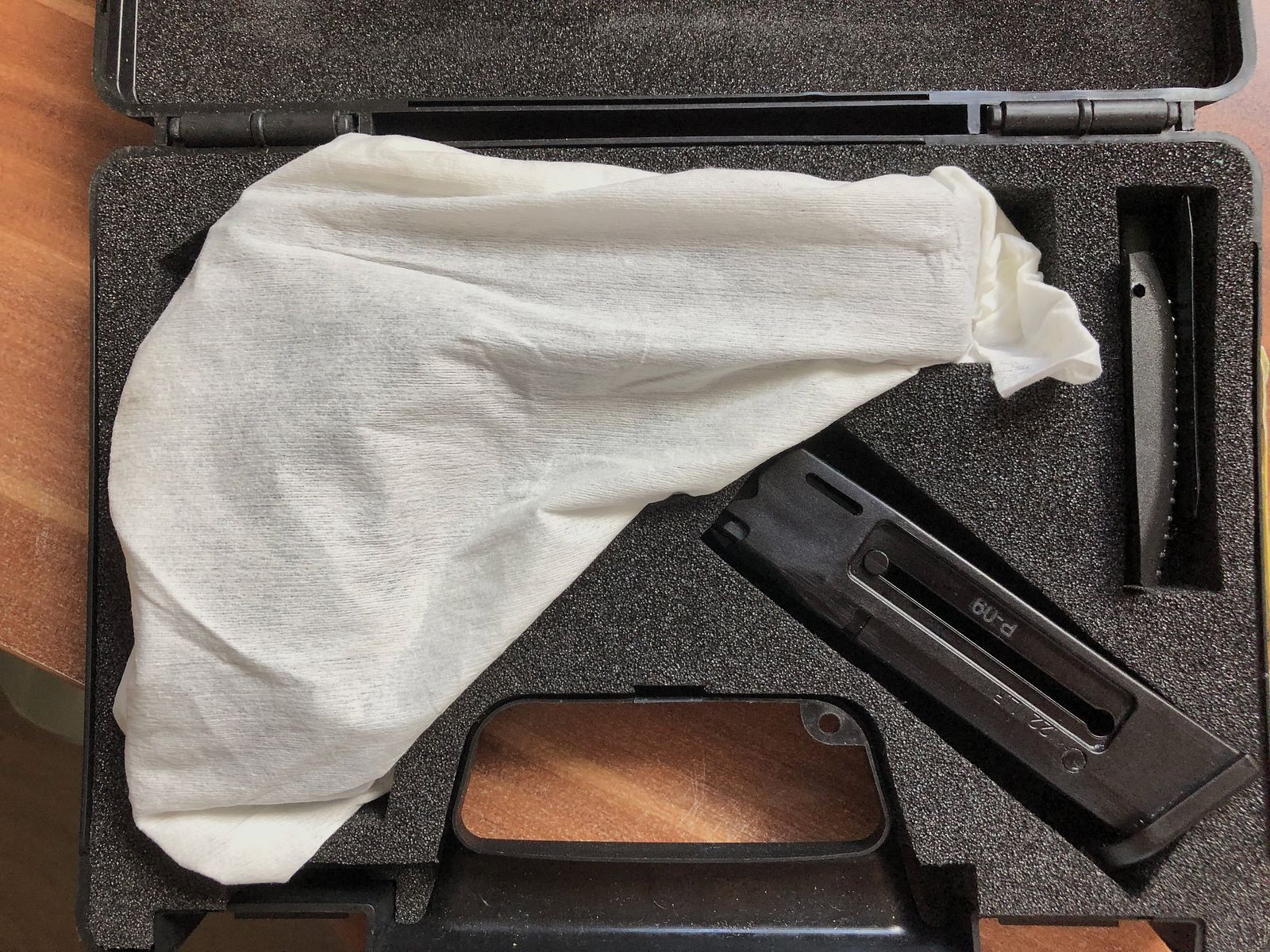 CZ P-09 Kaliber 22 lfb te koop en een sportpistool IZH-35M, als cadeau erbij!