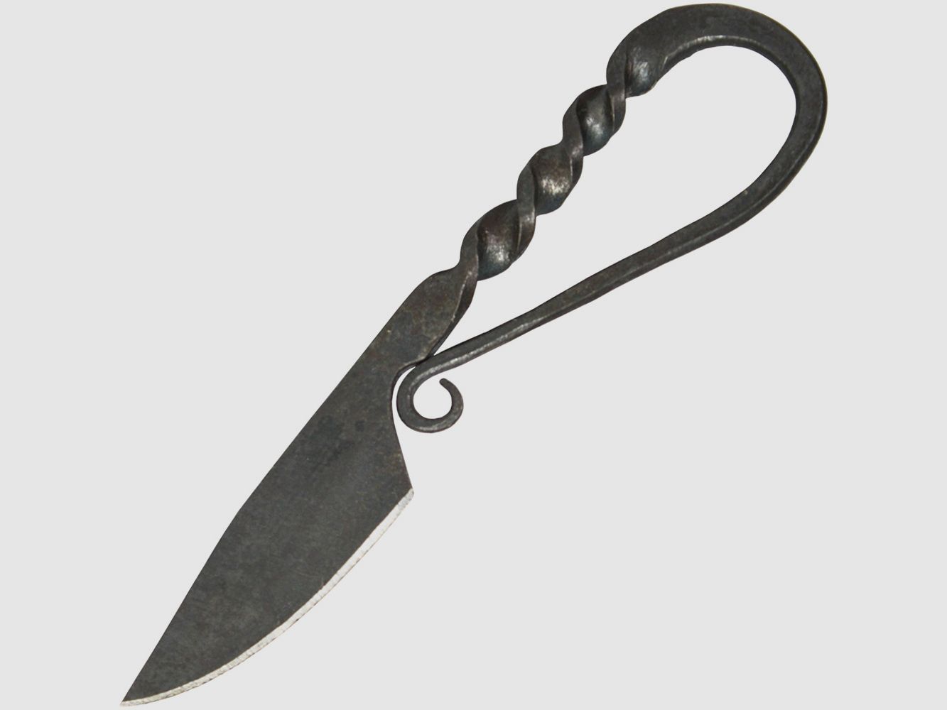 Coltello medievale con impugnatura curva