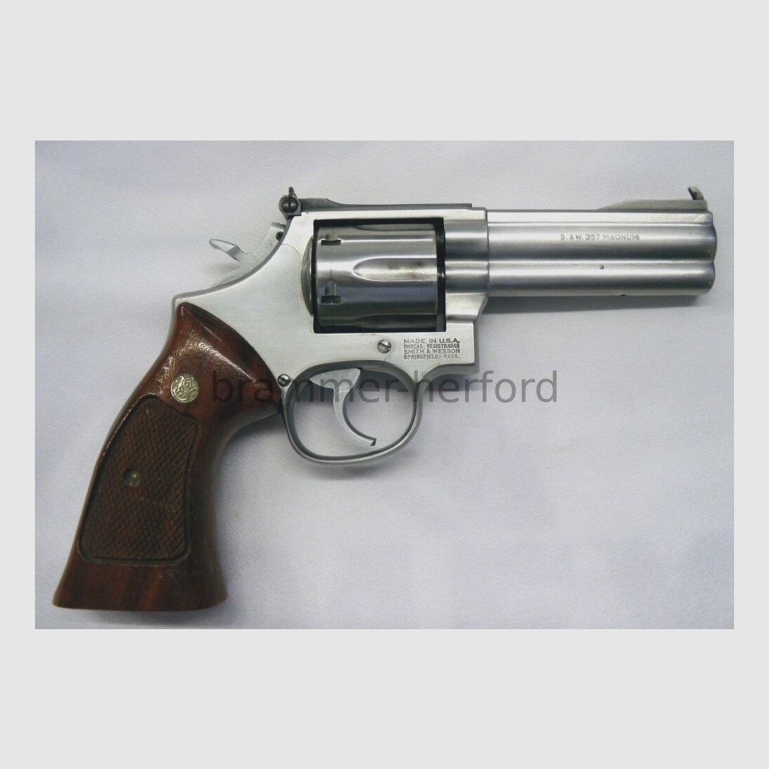 Smith & Wesson	 686-3 (1)