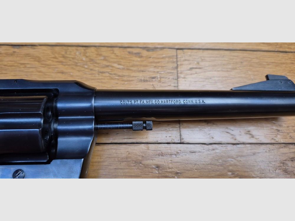 Mythischer Revolver Colt Officer Model Match – Kal. 22LR – Schwerer Lauf – Waffe aus Hartford von 1966 – Ästhetik und Spitzentechnologie – Seltene Stück für das Schießen und Training in sehr hoher Qualität – Ausgezeichneter Zustand, fast wie neu – TBE +++, Bild 21 von 22
