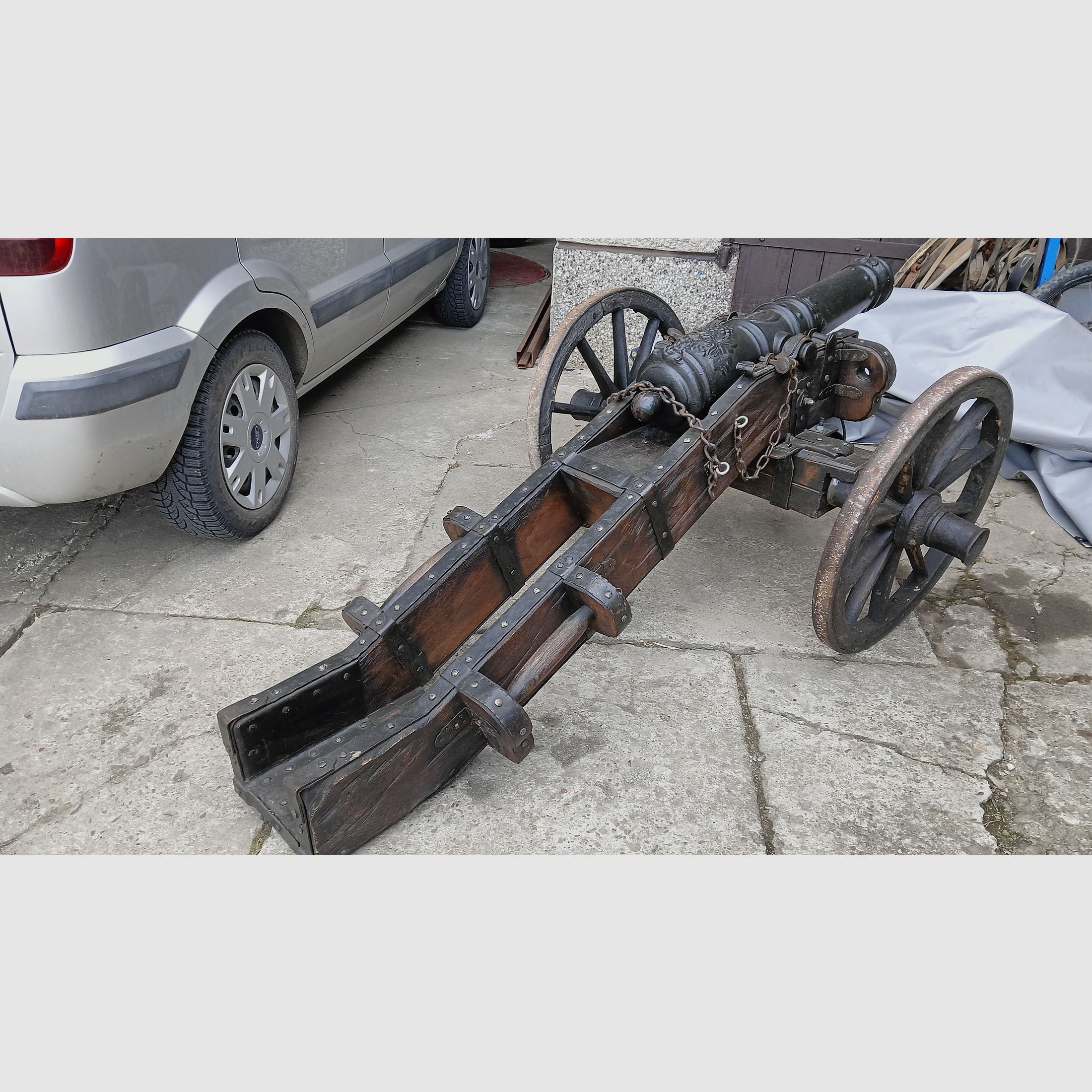 OgłoszenieReplika armaty wojskowej