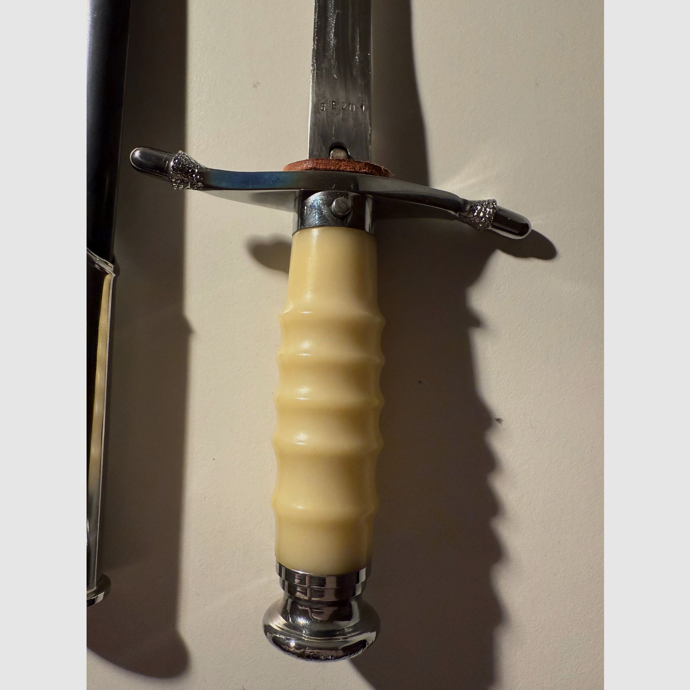 NVA Ehrendolch mit Garantieurkunde