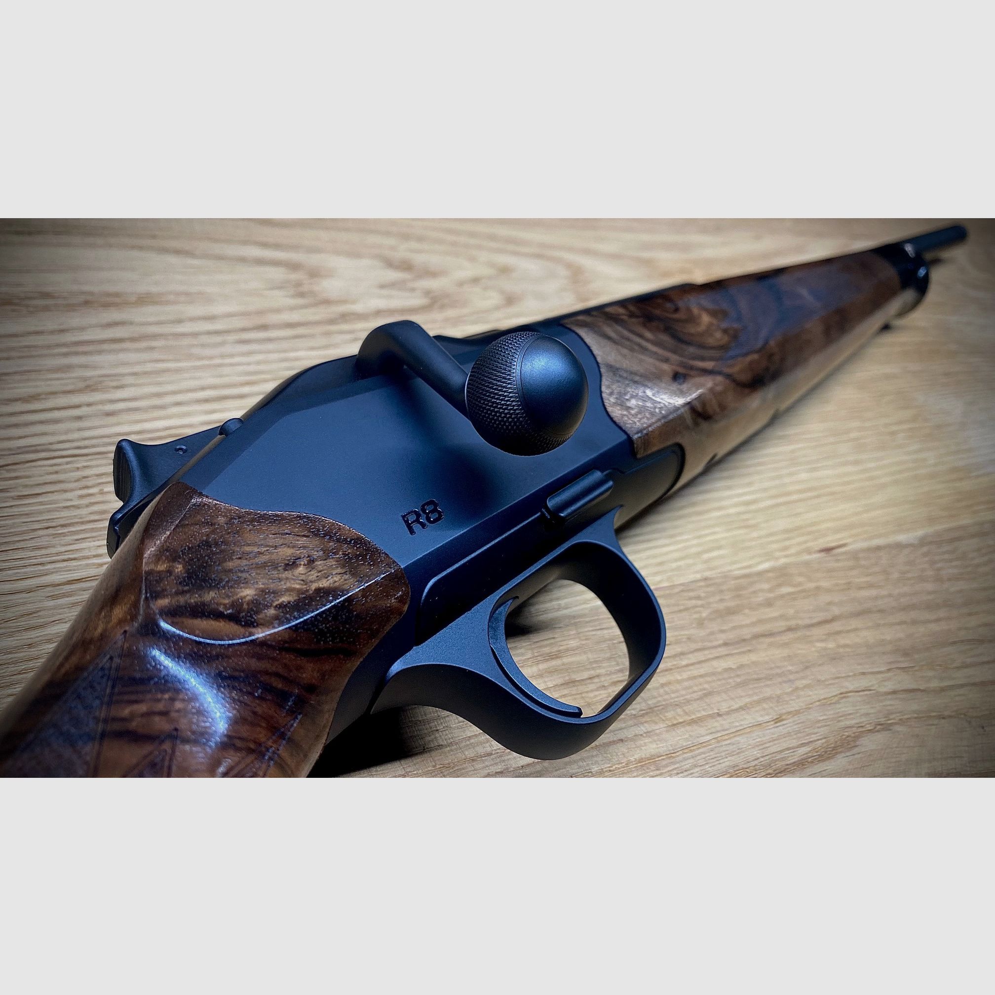 Blaser R8 wood class 7 / steel ball engraved with fish skin / caliber and barrel length of choice