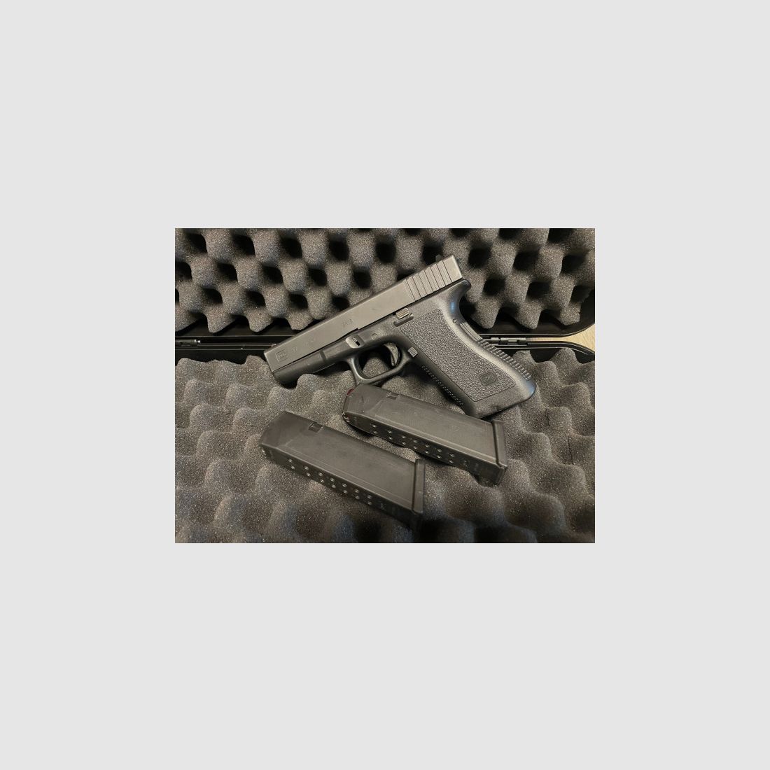 GLOCK 17 GEN. 1 - 9MM LUGER - MIT 2 MAGAZINEN + PUFFERPATRONE