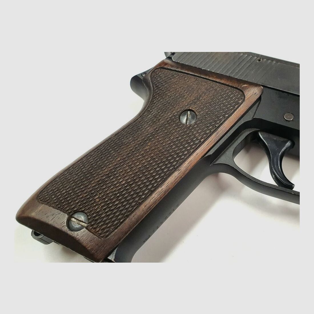 SIG P220 Holzgriffschalen