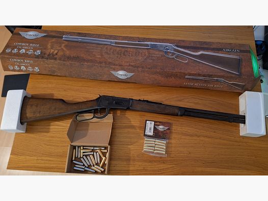 Co2 Cowboy Rifle Legends inkl. Koffer mit Schloss 4,5 mm BB und 4,5 mm Diabolo 34 Ladehülsen insgesamt!