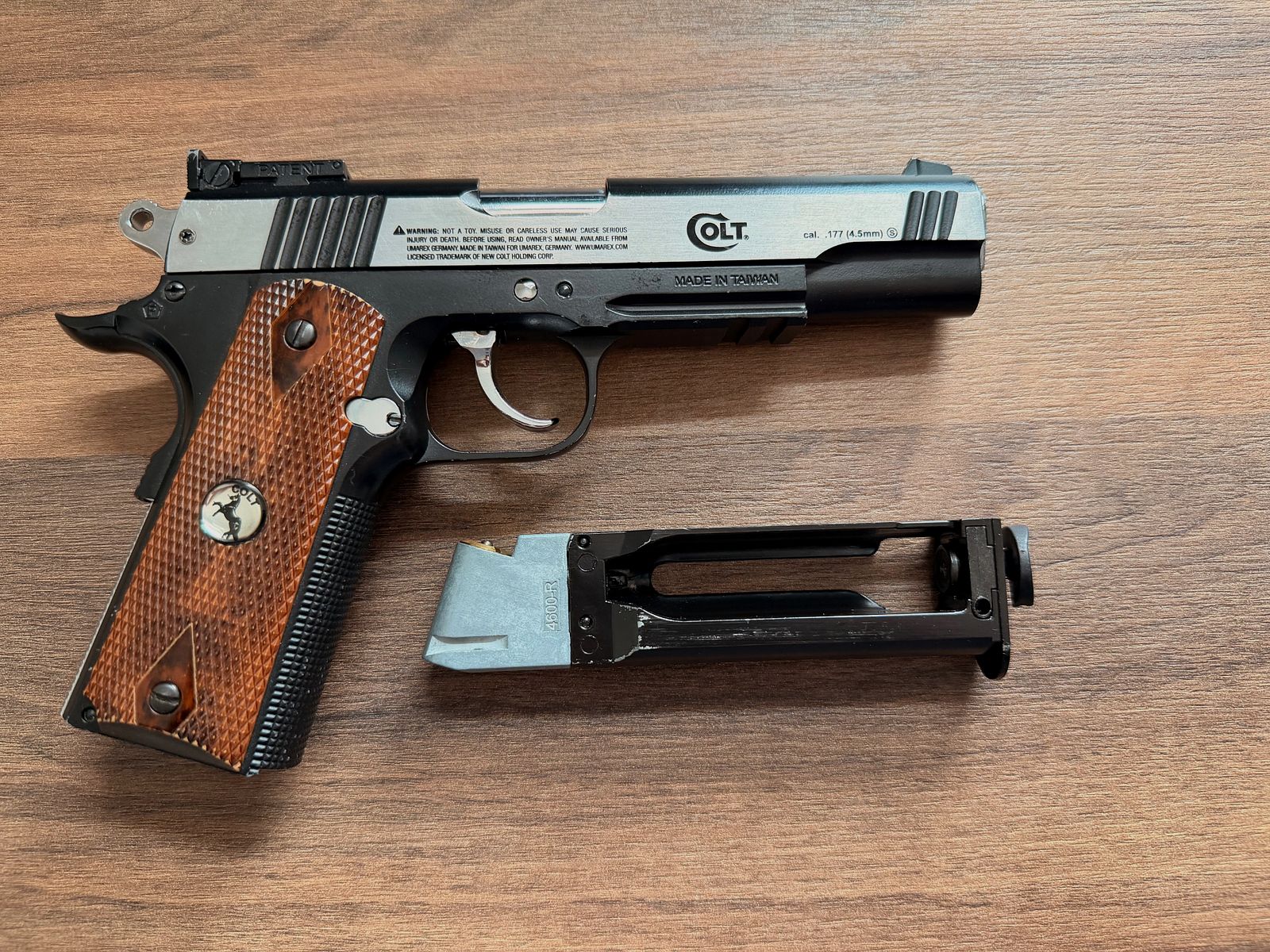 CO₂ pistol Colt Special Combat 1911 cal. 4.5 mm BB