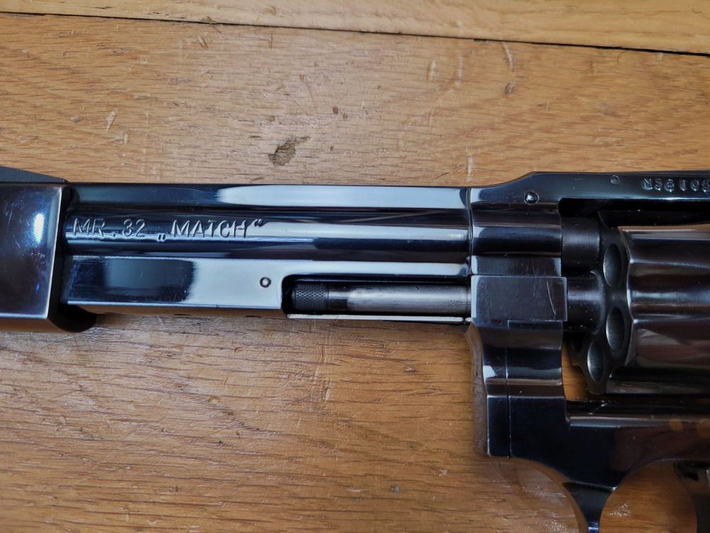 Selten und sehr schöner Wettkampf-Revolver Manurhin – Legendärer MR32 MATCH der 2. Serie – 6 Schuss – Kal. 32SWL – mit gutem Gegengewicht Manurhin – Sammlerstück dazu! – Top Zustand! -TBE++, Bild 7 von 23