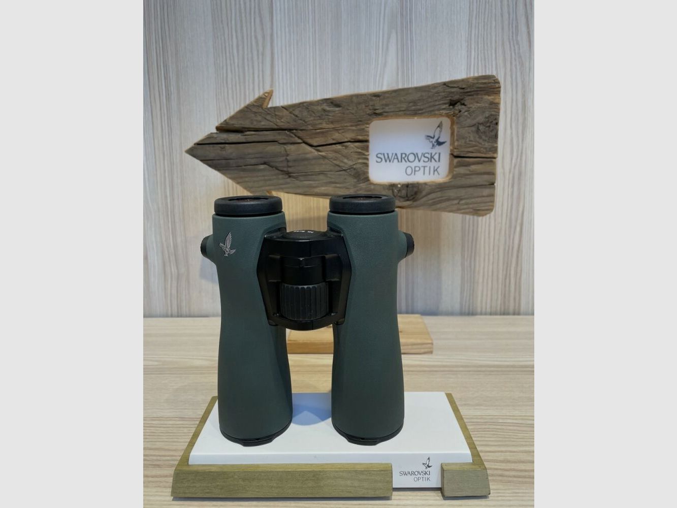 SWAROVSKI OPTIK NL PURE 8x42 - ´EINS MIT DER NATUR´