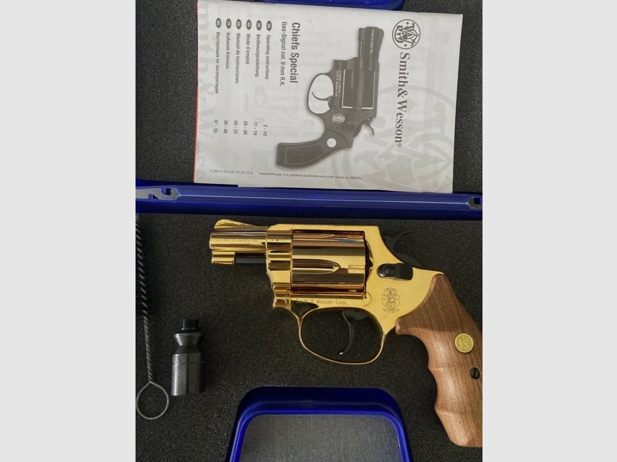 Smith & Wesson blank-firing revolver Chiefs Special new