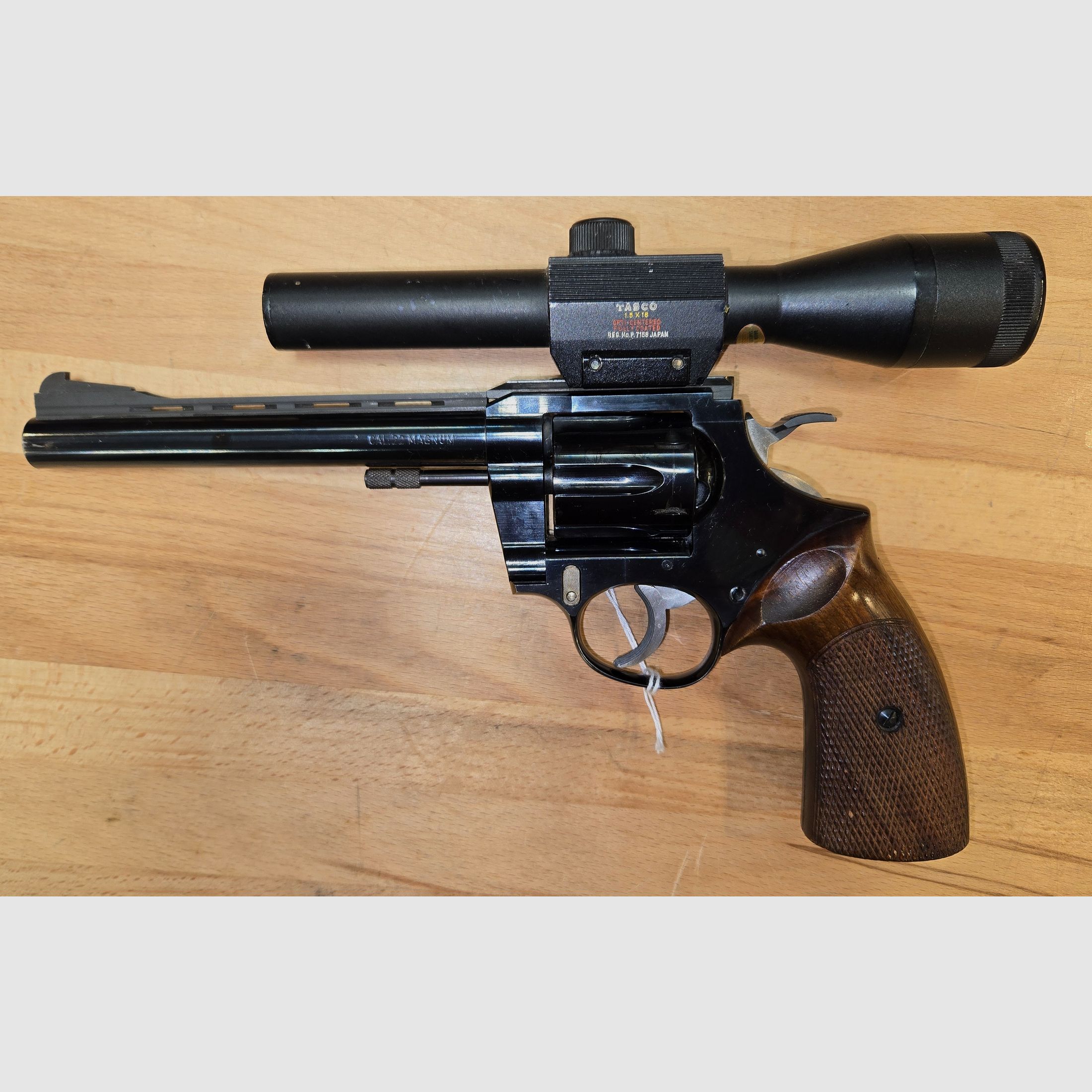 Korth Revolver .22lr mit Tasco 1,5x16