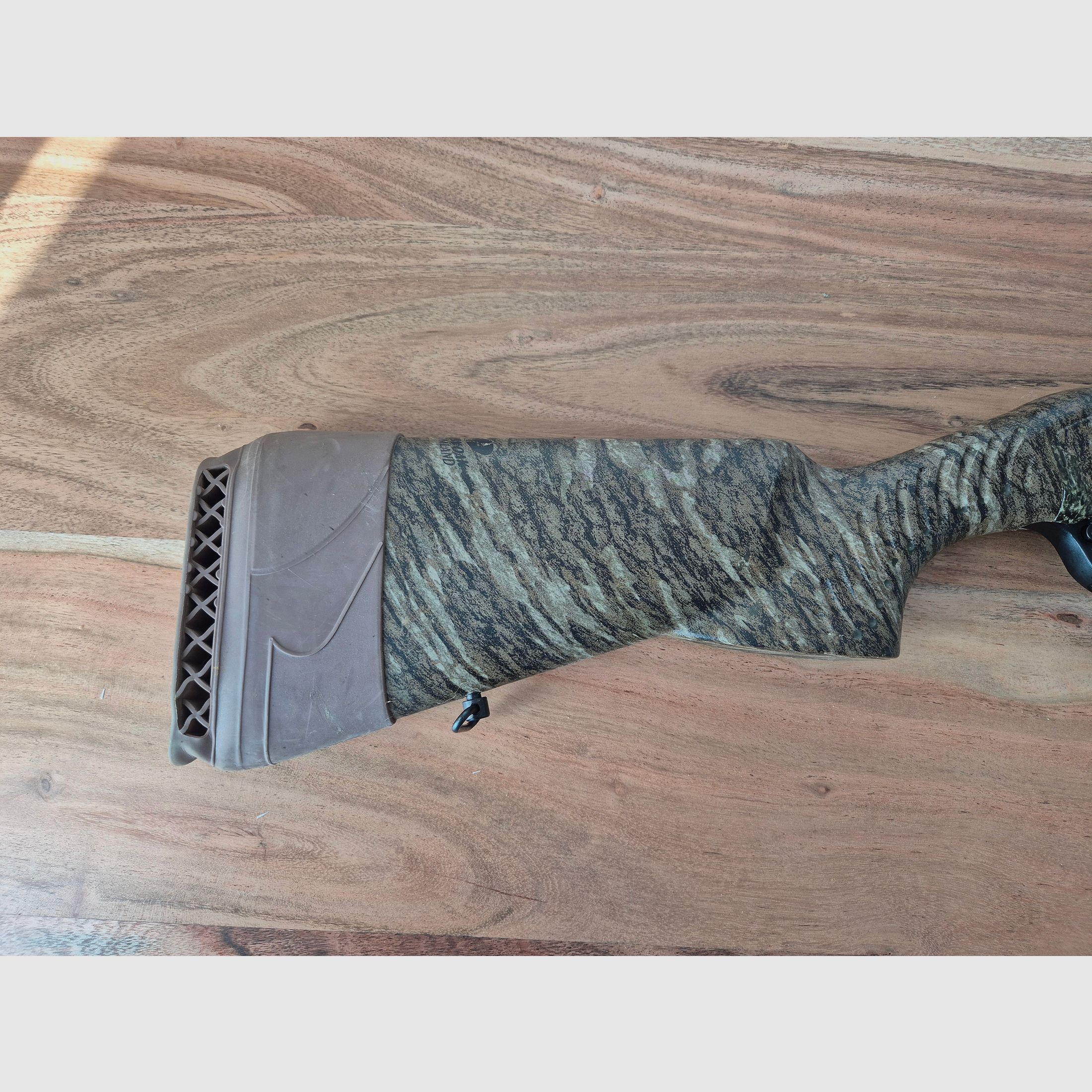 Hatsan Escort H112 Camo Kal. 12/76 Zelfladende shotgun