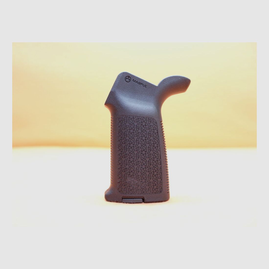 Magpul AR-15 : Poignée de pistolet Magpul MOE (MAG415-BLK) en polymère noir