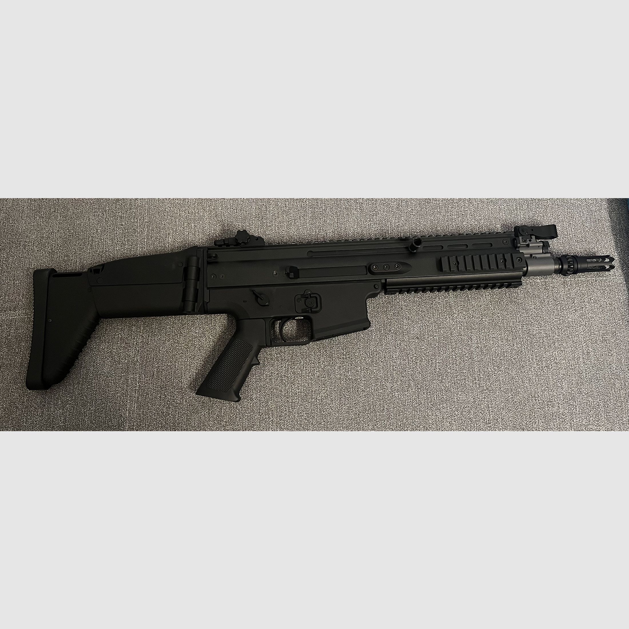FN SCAR L S-AEG - Compleetset - 1,3 Joule, 6 Magazijnen, Red Dot & Koffer! Vanaf 18 jaar