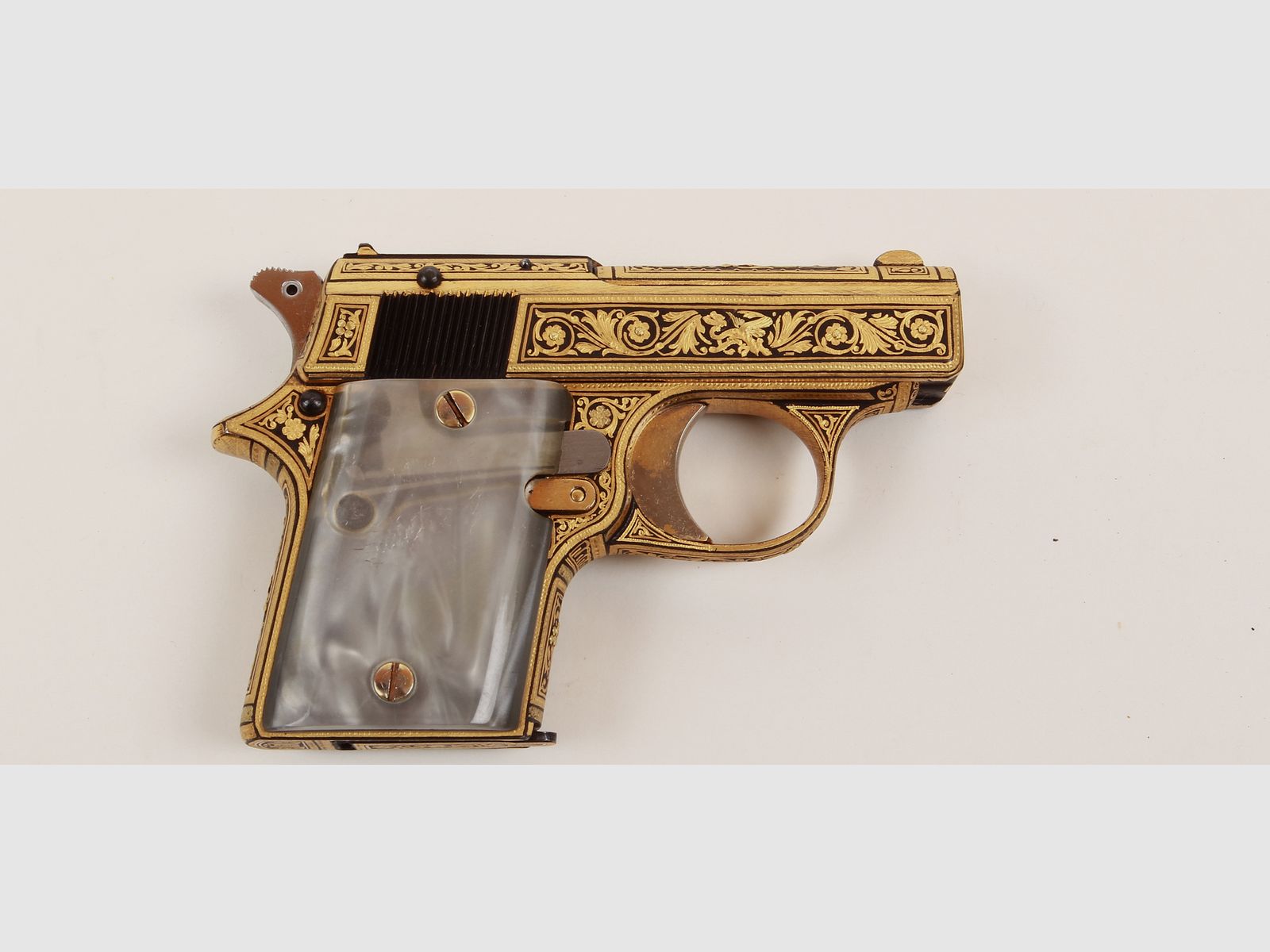 Pistola de bolsillo de lujo modelo Star E                                           Artículo 14768