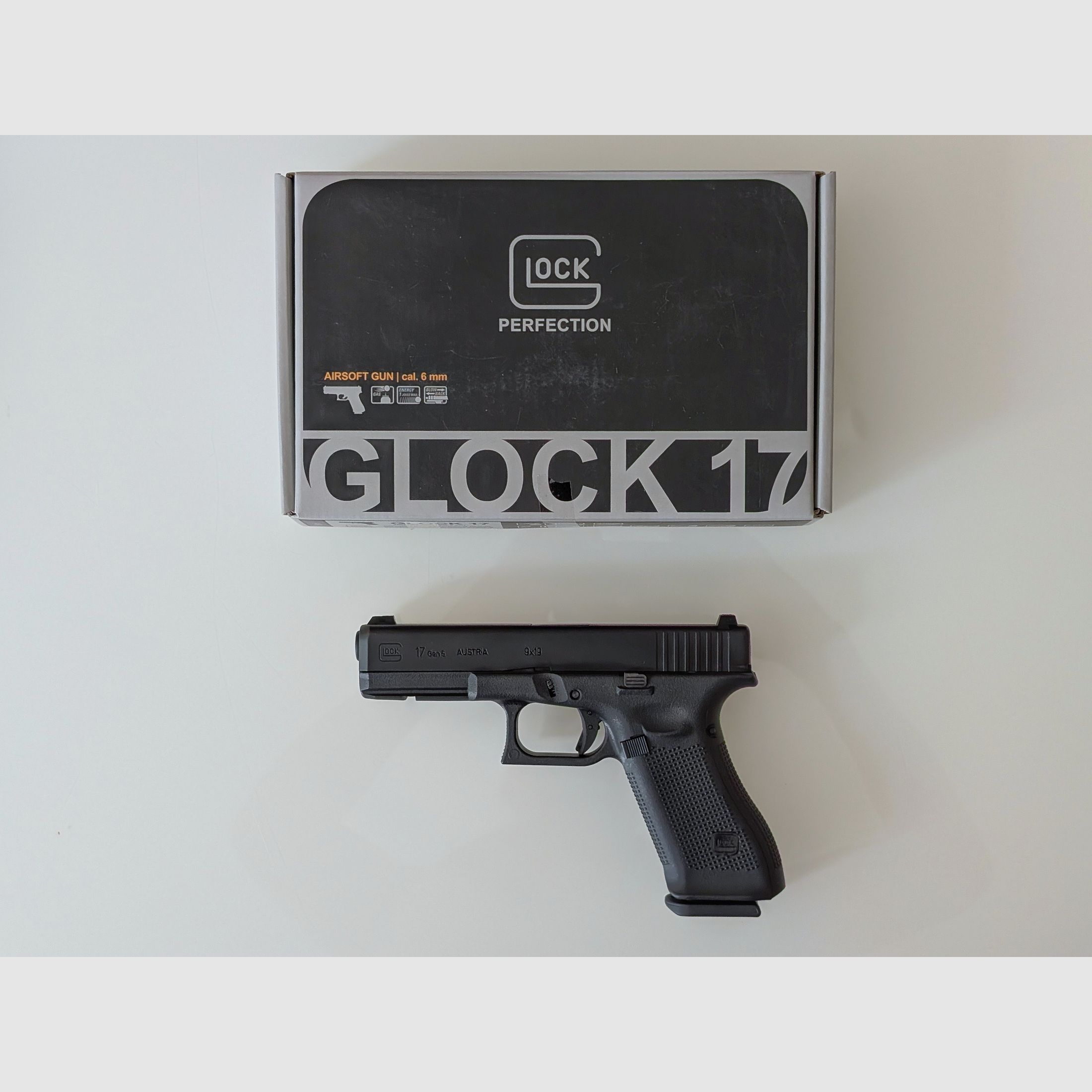 GLOCK 17 Gen5 6 mm, Gas, < 1,0 J
