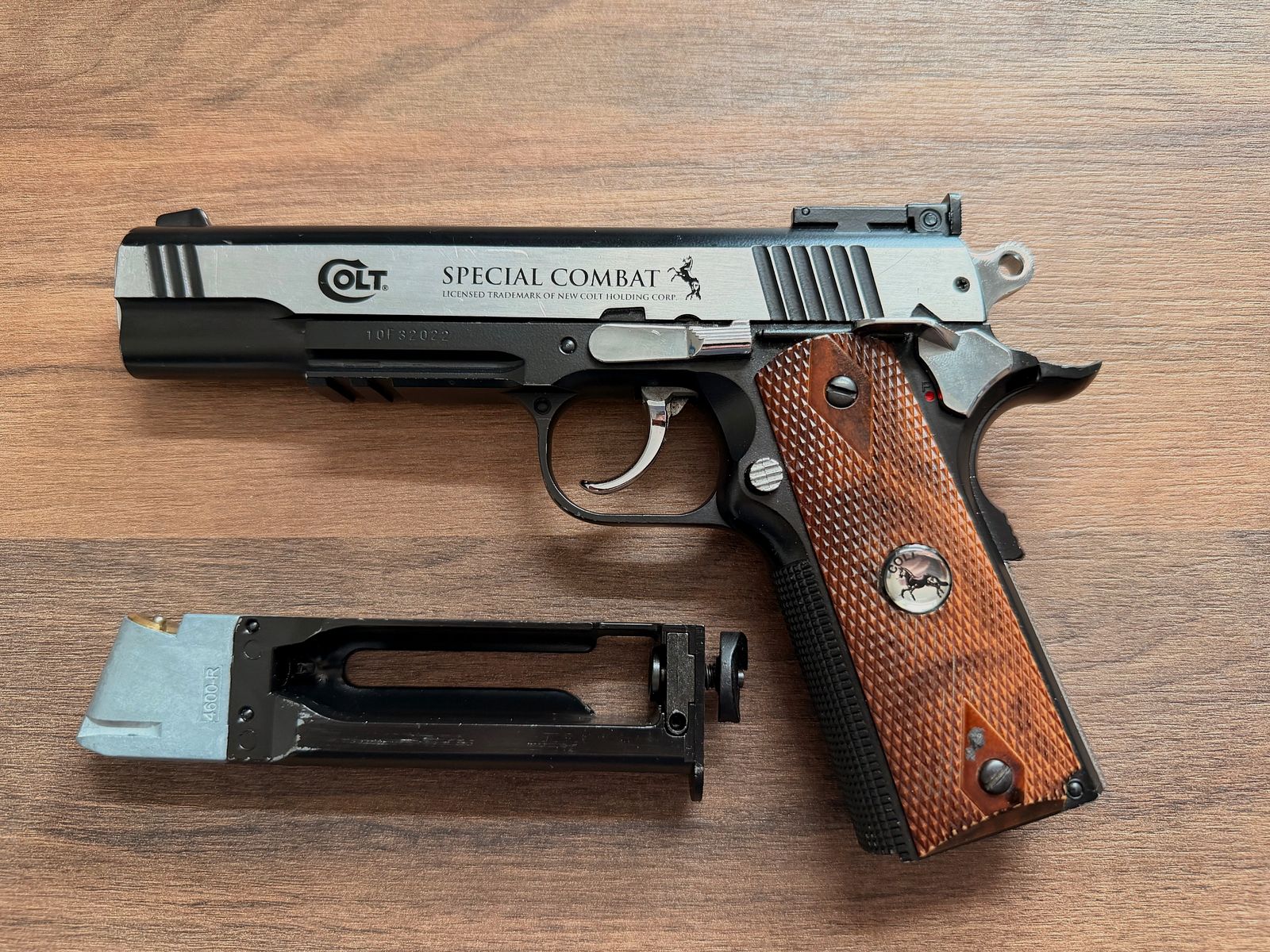 CO₂ pistol Colt Special Combat 1911 cal. 4.5 mm BB